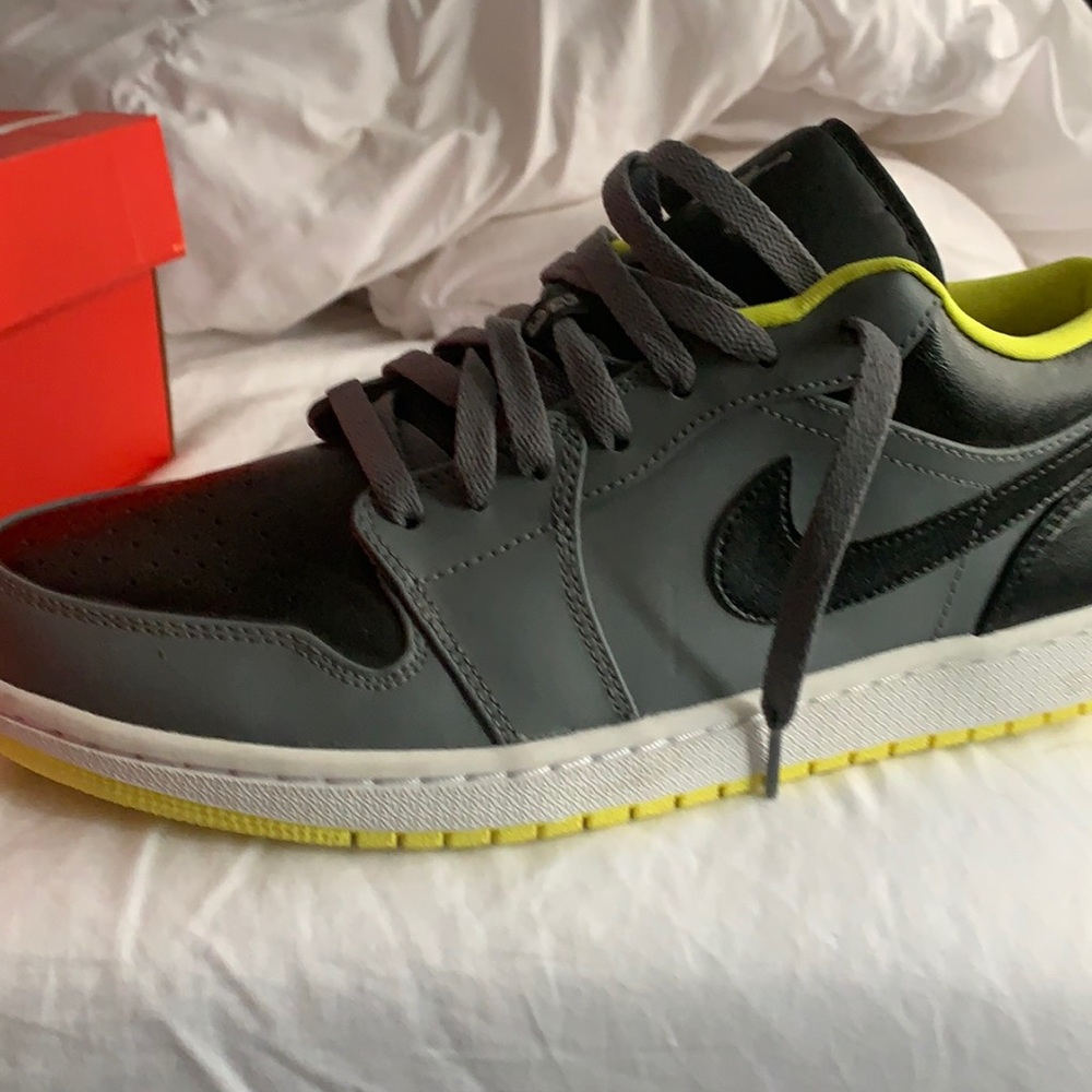 Mens Nike Air Jordan 1 Low SE Black Yellow Size 11